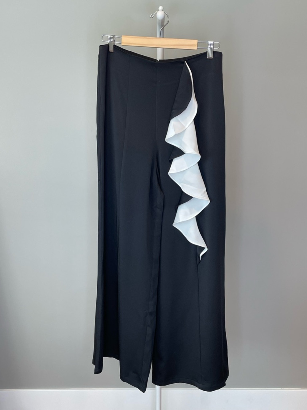 Beulahstyle Black Wide-Leg Statement Pants with Dramatic White Ruffle Detail - L
